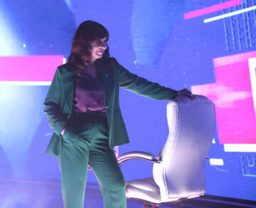 Cristina Kirchner reconoció que el oficialismo debe buscar “entrar al balotaje” y apoyó elípticamente la candidatura de “Wado” de Pedro