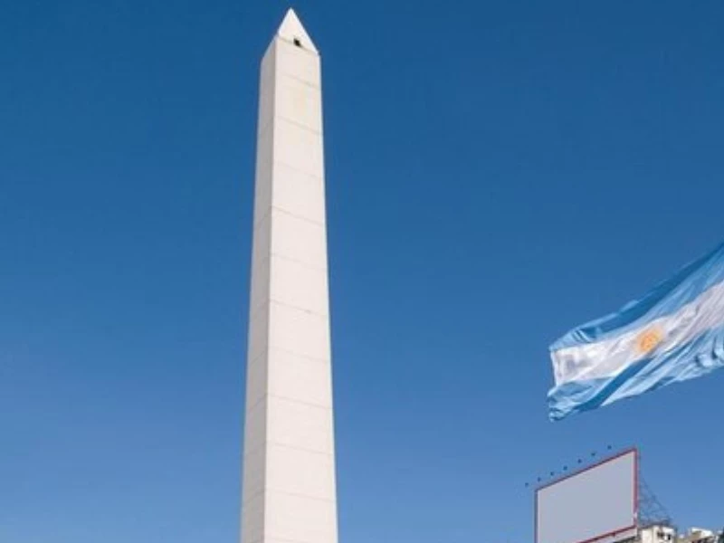 Cómo se interviene el Obelisco para concientizar sobre el Día Mundial de Reciclaje