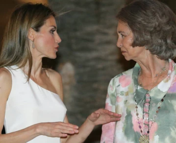 La tensa relación de Letizia Ortiz y su suegra Sofía ya no es más un misterio