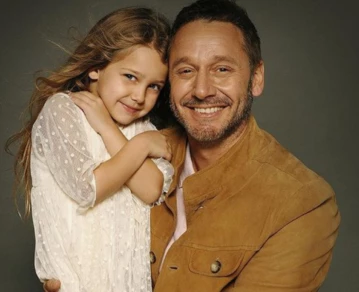 Magnolia Vicuña debutó como modelo junto a su papá Benjamín y sus hermanos