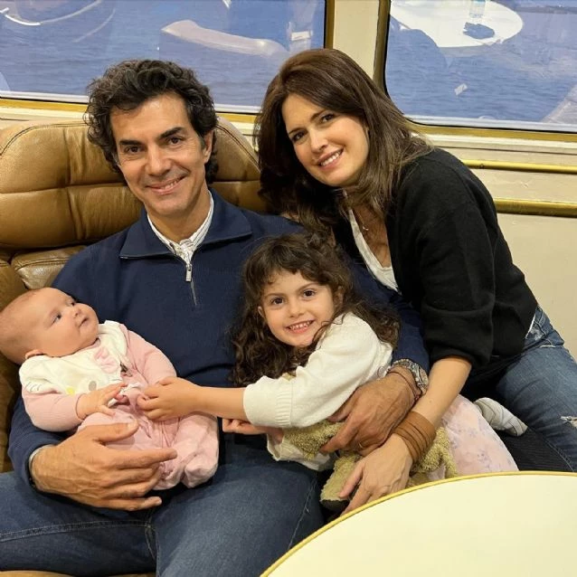 Isabel Macedo junto a su familia. Foto archivo.