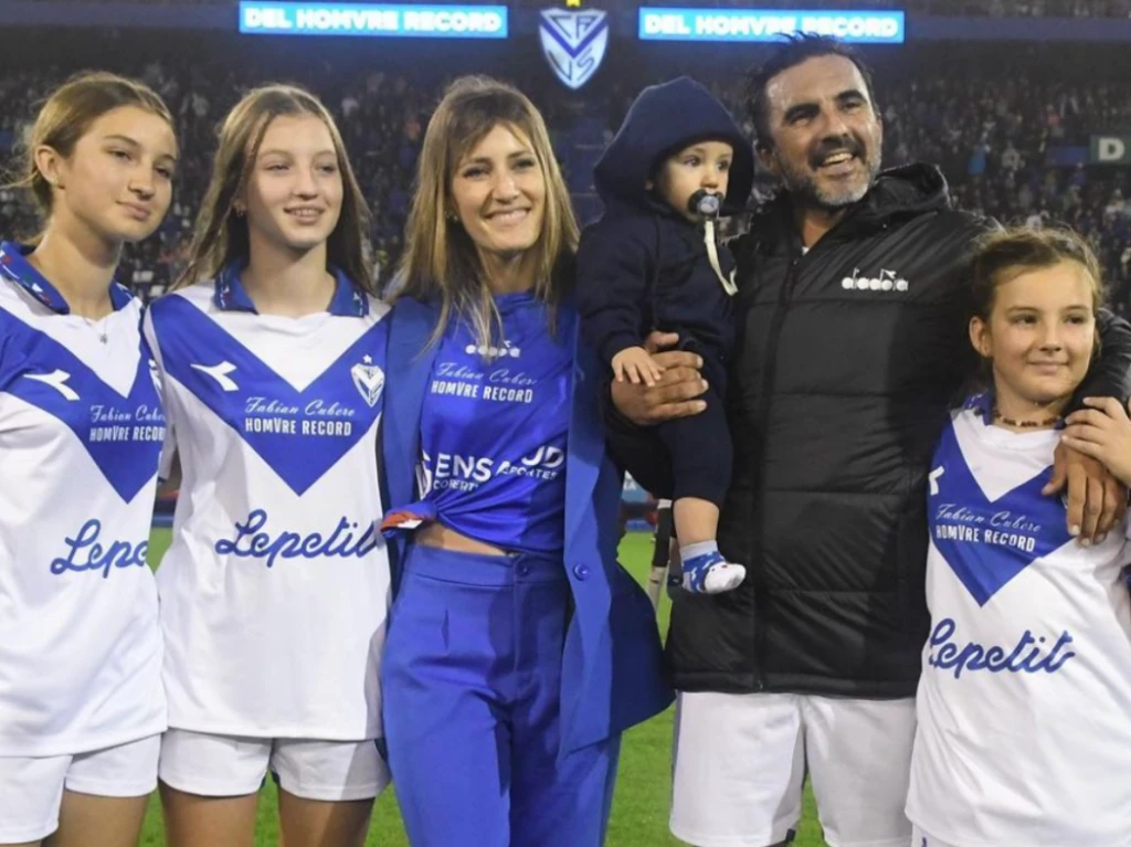 La despedida de Fabián Cubero de Velez, junto a su familia