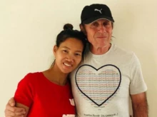 Guillermo Vilas junto a su esposa tailandesa