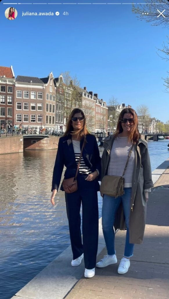 Juliana Awada paseó por la zona de los canales, uno de los puntos más visitados por los turistas.