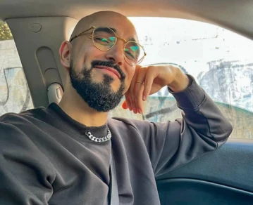 Abel Pintos: su agenda fotográfica en tiempo real (con amor incluido) antes de presentarse en Vélez