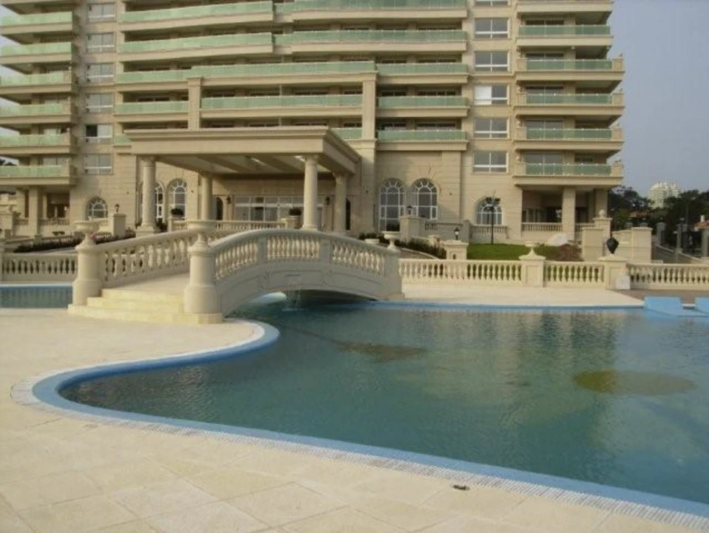 El edificio tiene todas las comodidades.