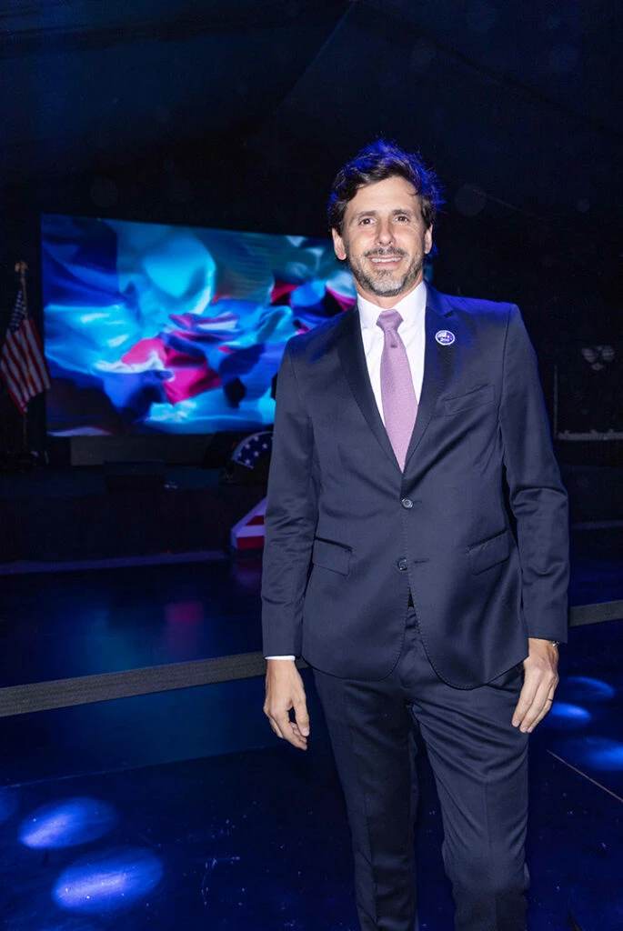 Dario Turovelzky, director general de Paramount para el Cono Sur, en los festejos de la Independencia de Estados Unidos
