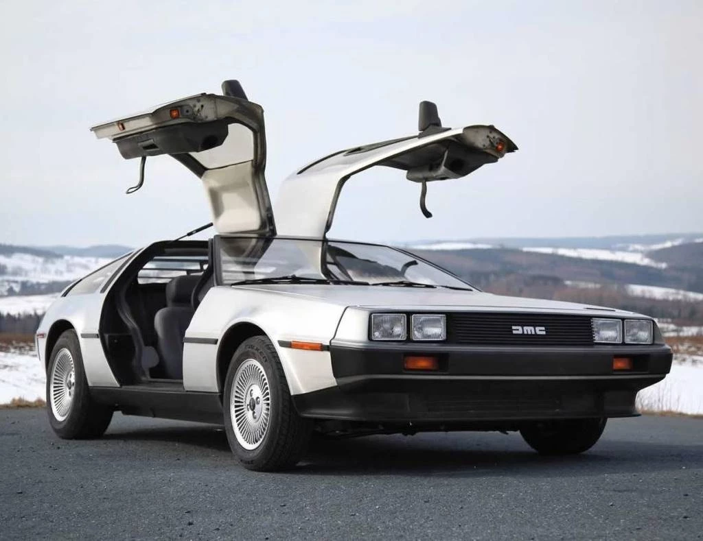 DeLorean DMC-12