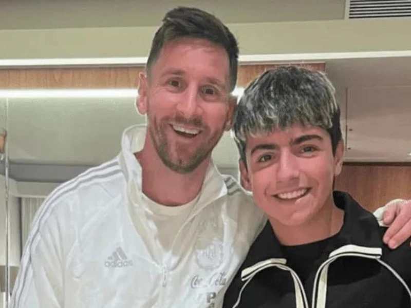 Liones Messi y Benjamín Agüero