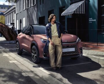 Descubre el Lexus LBX, un SUV compacto de diseño moderno y propulsión híbrida