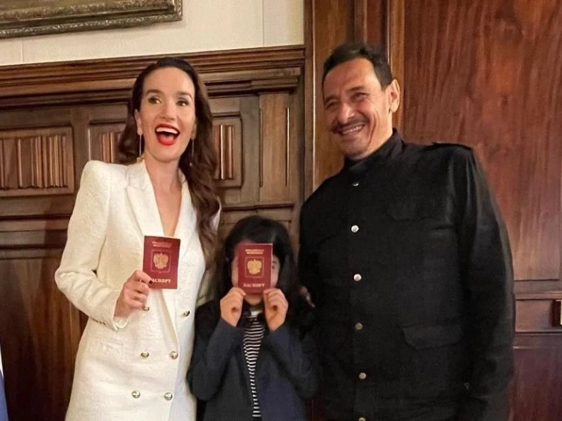NATALIA OREIRO Y MOLLO