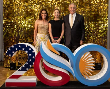 El embajador Marc Stanley y su mujer junto a Fabiola Yáñez