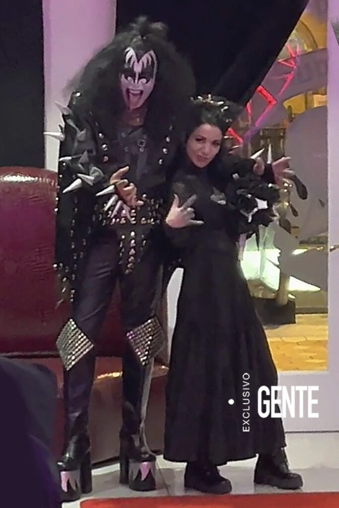 Luciana posó junto a Gene Simmons, que ofició de padrino de la boda.