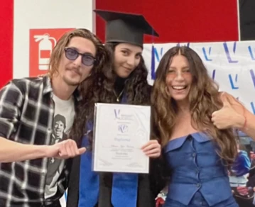 monica ayos y su hija Victoria