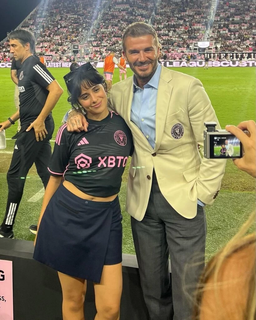 Camila Cabello y David Beckham.