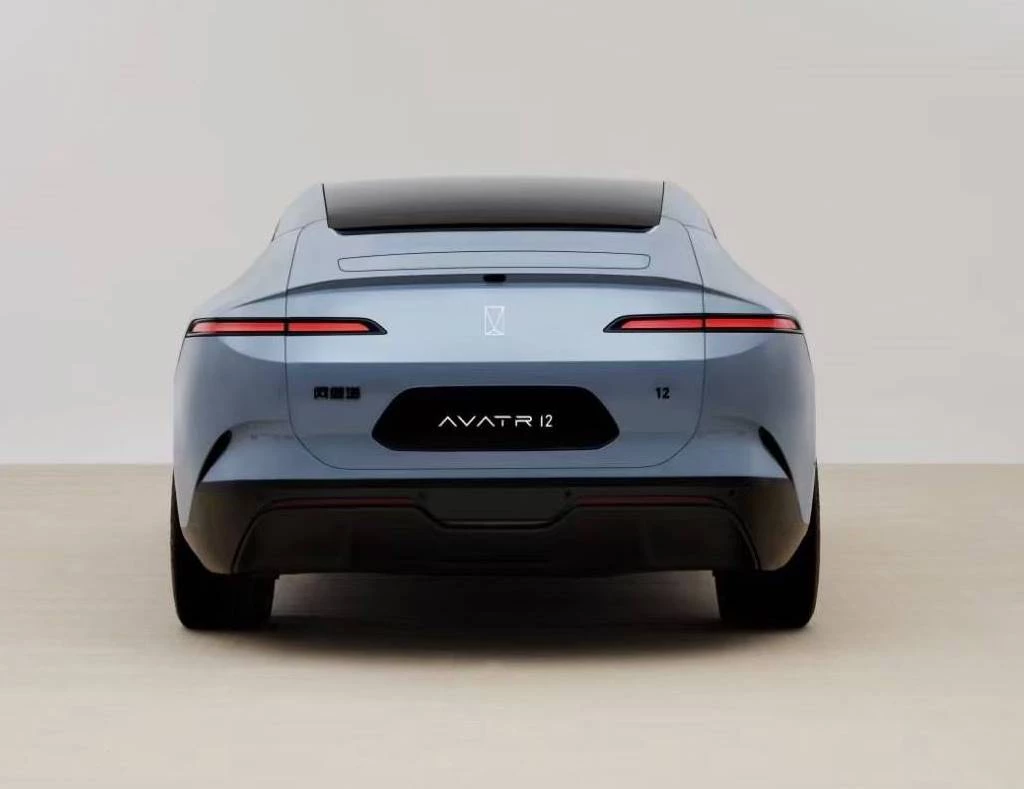 Avatr 12