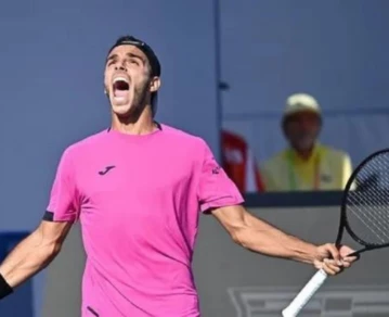 Francisco Cerúndolo: el chico que nació en cuna de deportistas y acaba de quedar en la historia con su título en césped de Eastbourne