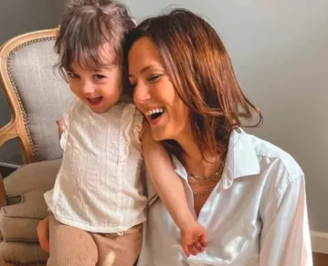 Paula Chaves le dio la teta a Filipa por última vez y lo celebro de una forma muy especial: lo hizo en un pelotero frente a las amiguitas de su hija