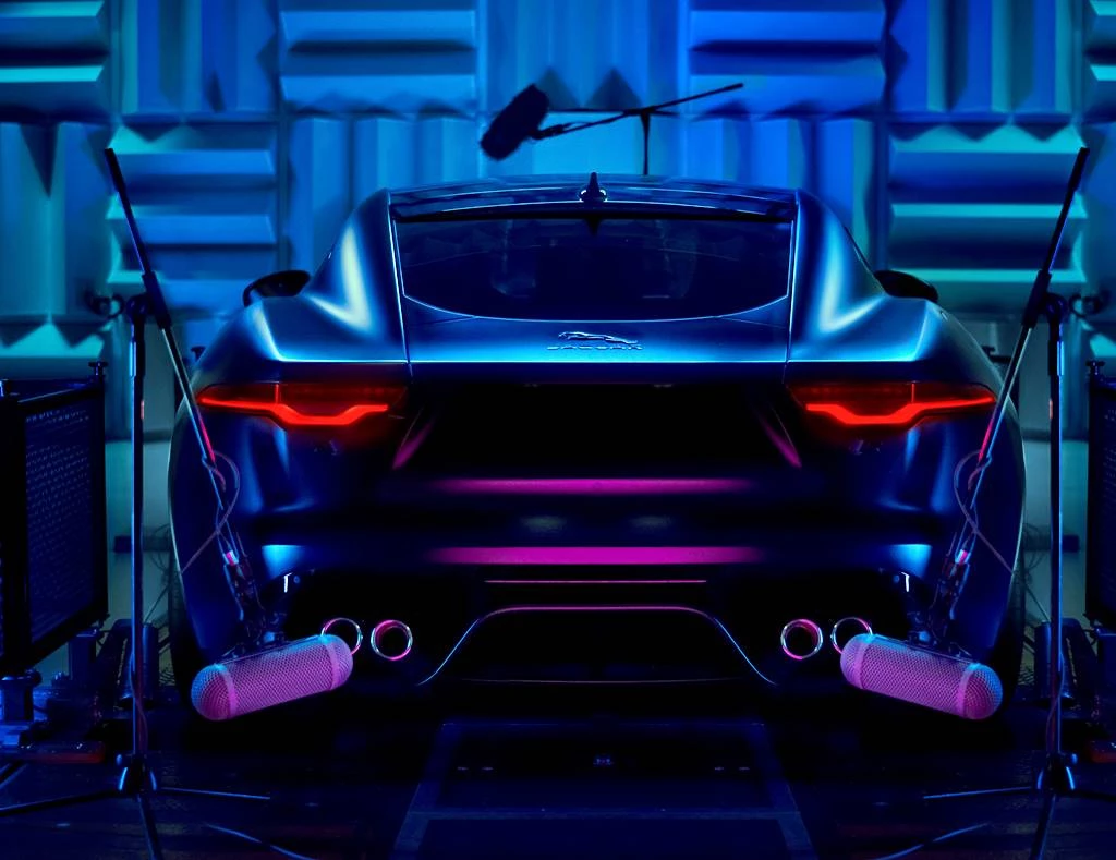 Jaguar F-TYPE R 75 Coupé