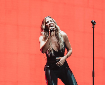 Las fotos y video del back de Jimena Barón por todo el país