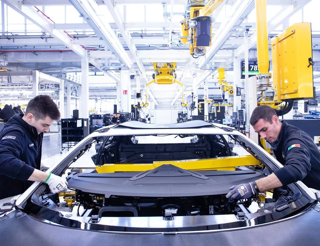 Lamborghini Revuelto