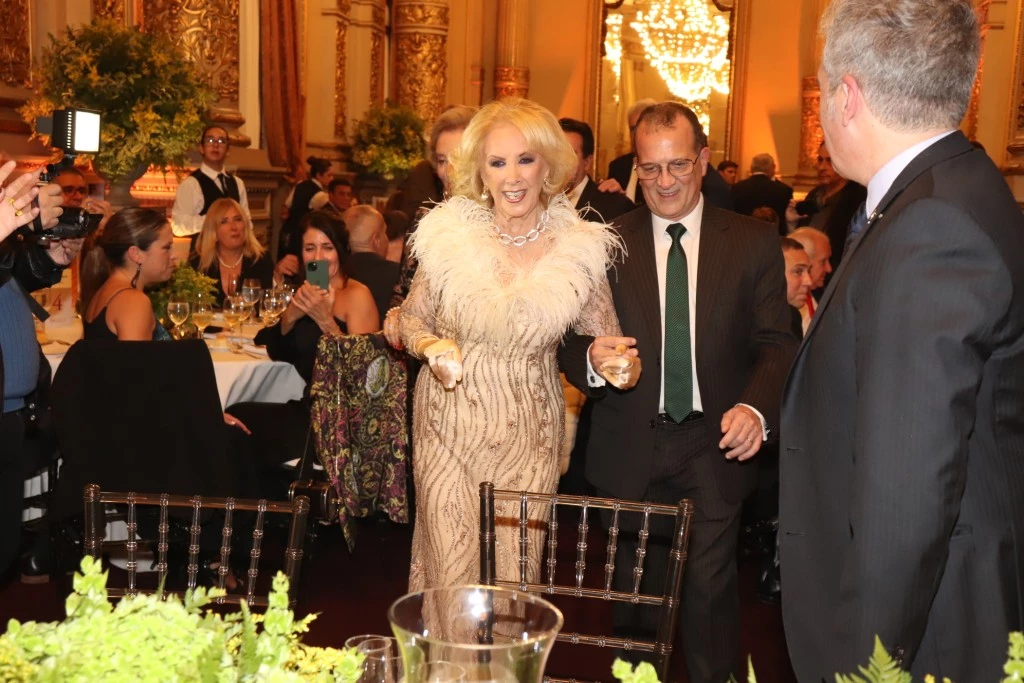Mirtha Legrand y el Director del Hospital Fernández, Ignacio José Previgliano.