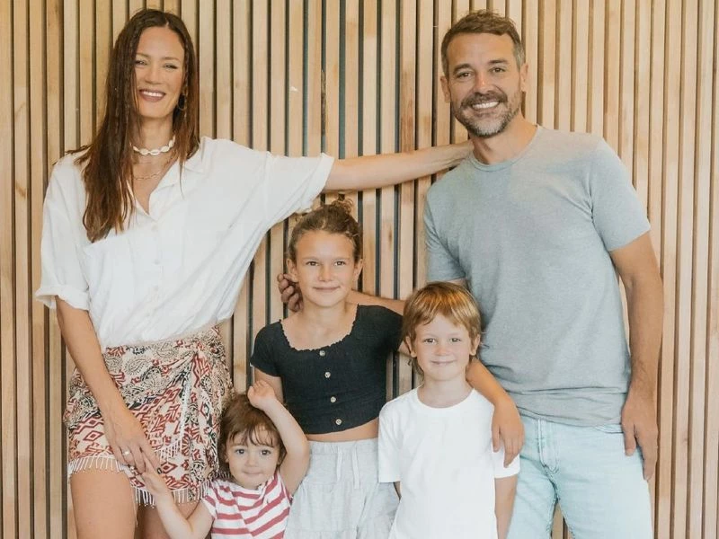 Pedro Alfonso, Paula Cháves y sus hijos