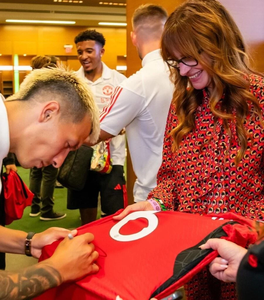 Julia Roberts y Lisandro Martínez. Foto redes sociales. 