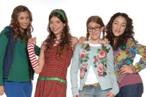 Laura Esquivel y el elenco de Patito Feo. Foto archivo. 