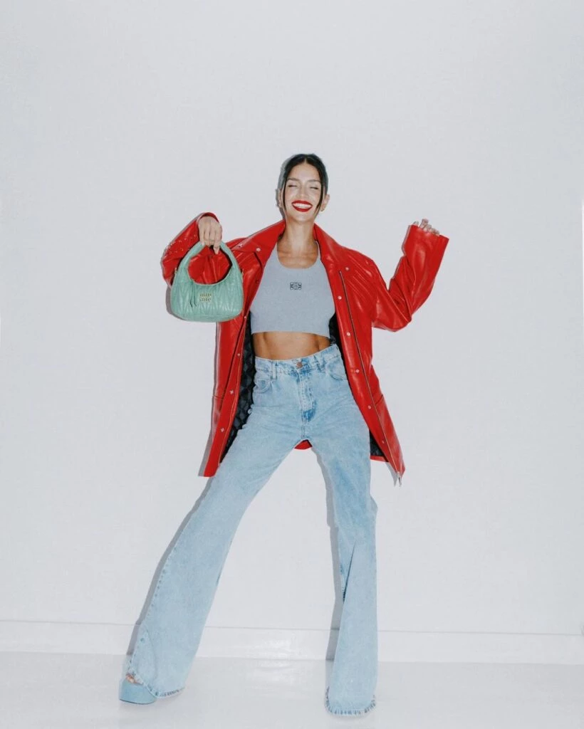 Zaira Nara trajo color a la noche.