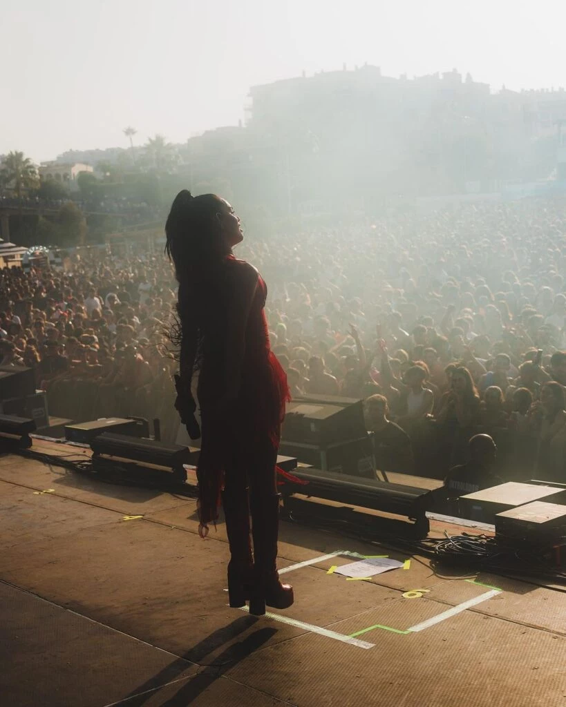 Lali se presentó en Torrelavega. Foto redes sociales.