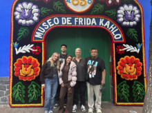 Cómo es “Casa Azul”, el hogar de Frida Kahlo que hizo llorar de emoción a María Becerra