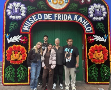 Cómo es “Casa Azul”, el hogar de Frida Kahlo que hizo llorar de emoción a María Becerra