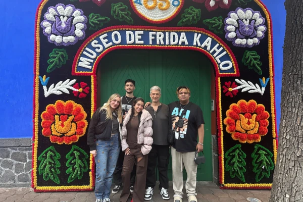 Cómo es “Casa Azul”, el hogar de Frida Kahlo que hizo llorar de emoción a María Becerra