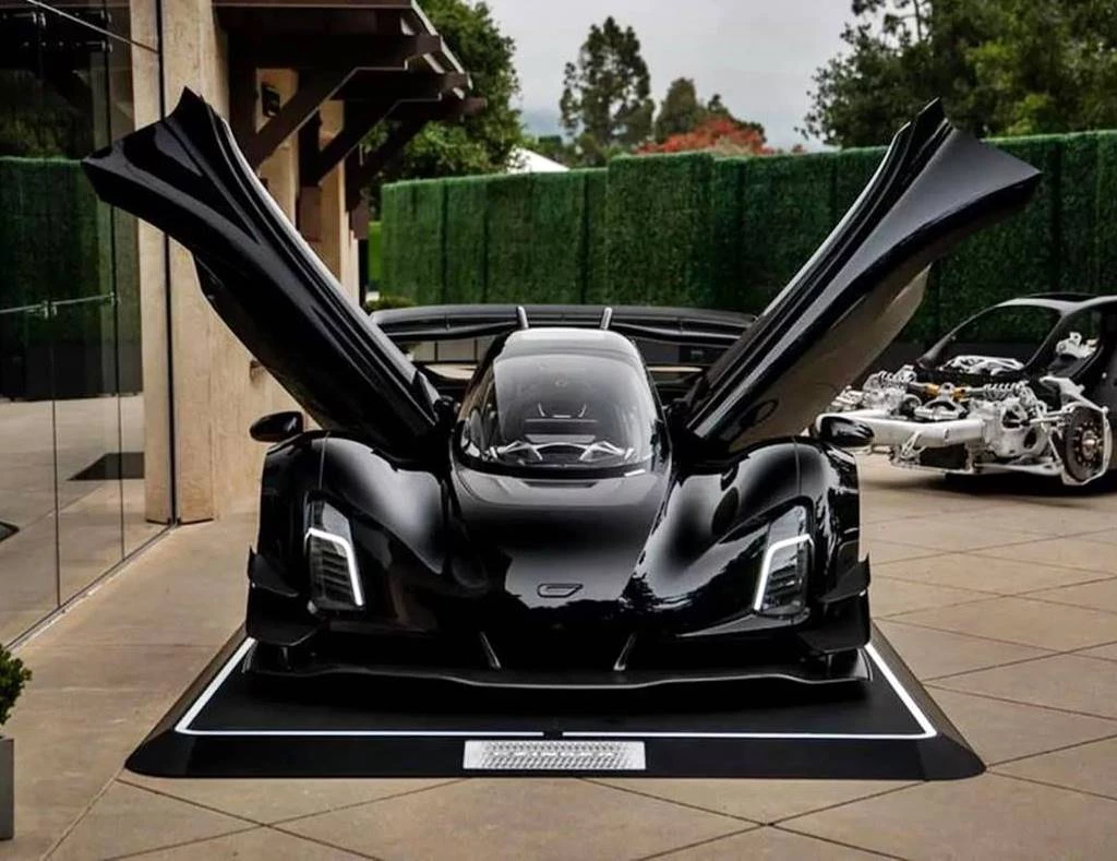 Czinger 21C Blackbird Edition