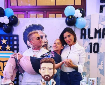 En fotos: El cumpleaños "argento" de Alma, la hija de El Polaco y Valeria Aquino