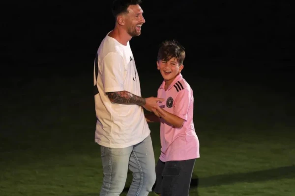 Lionel Messi y su hijo mayor, Thiago