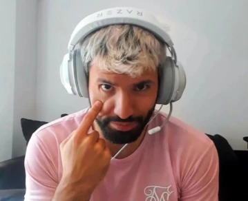 La reacción del Kun Agüero al enterarse que Sofía Calzetti, su ex novia, se besó con otro hombre