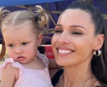 Pampita contó si hace colecho con su hija Anita García Moritán