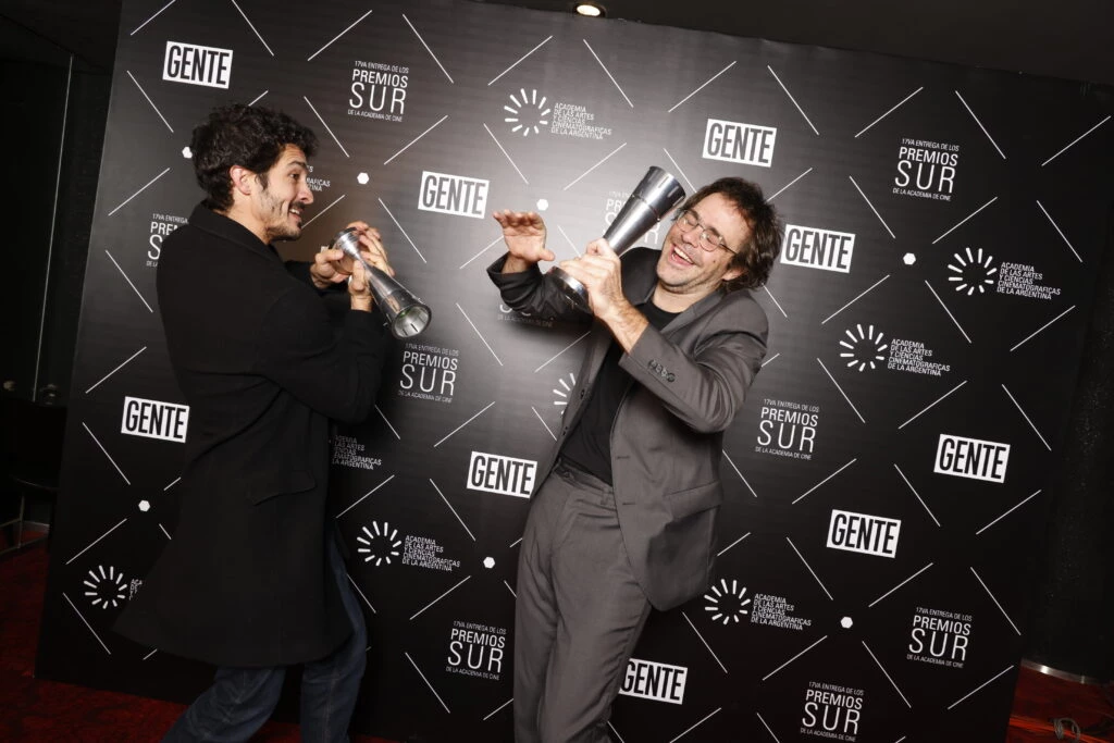 El Chino Darín y Peter Lanzani, la dupla que engalanó la noche de Premios Sur.