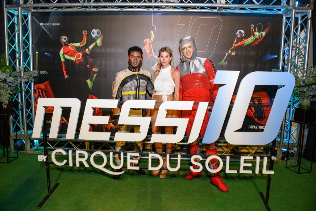 Jimena Cyrulnik y los artistas del Cirque Du Soleil.