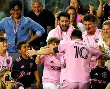 Lionel Messi y sus hijos en Miami. Foto archivo.