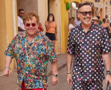 Elton John y su esposo David Furnish en St Tropez