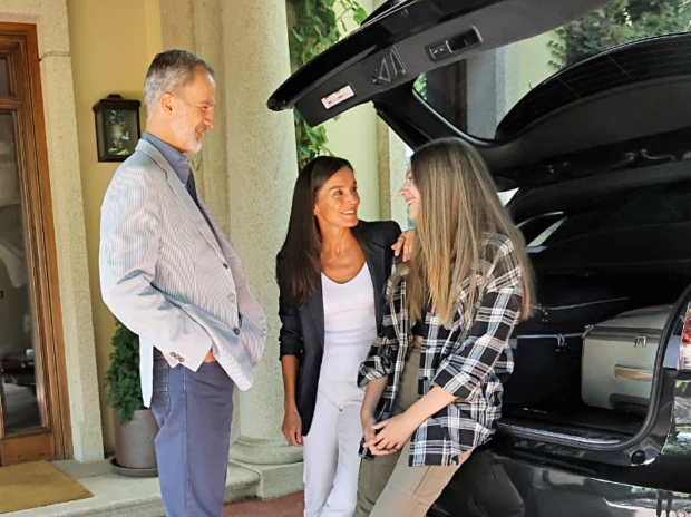 La infanta Sofía finalmente partió a su internado galés