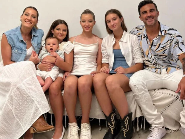 Fabián Cubero y Mica Viciconte junto a sus hijos. Foto archivo