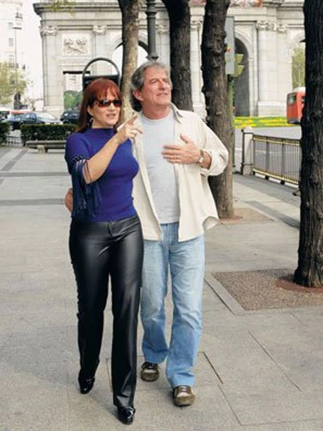 Lucía Galán y Pablo Alarcón en unas vacaciones por París. 