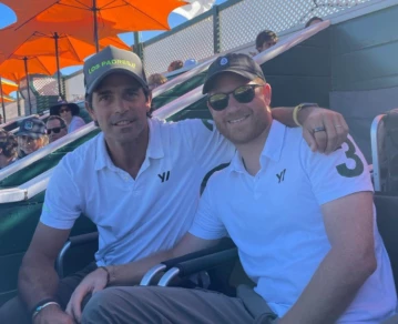 El príncipe Harry junto a su amigo argentino, el polista Nacho Figueras