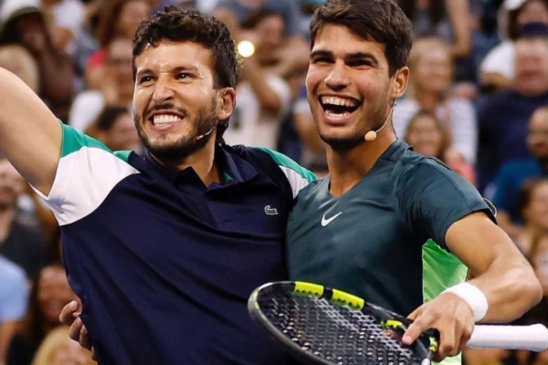Sebastian Yatra debuto en el tenis con su gran amigo Carlos Alcaraz