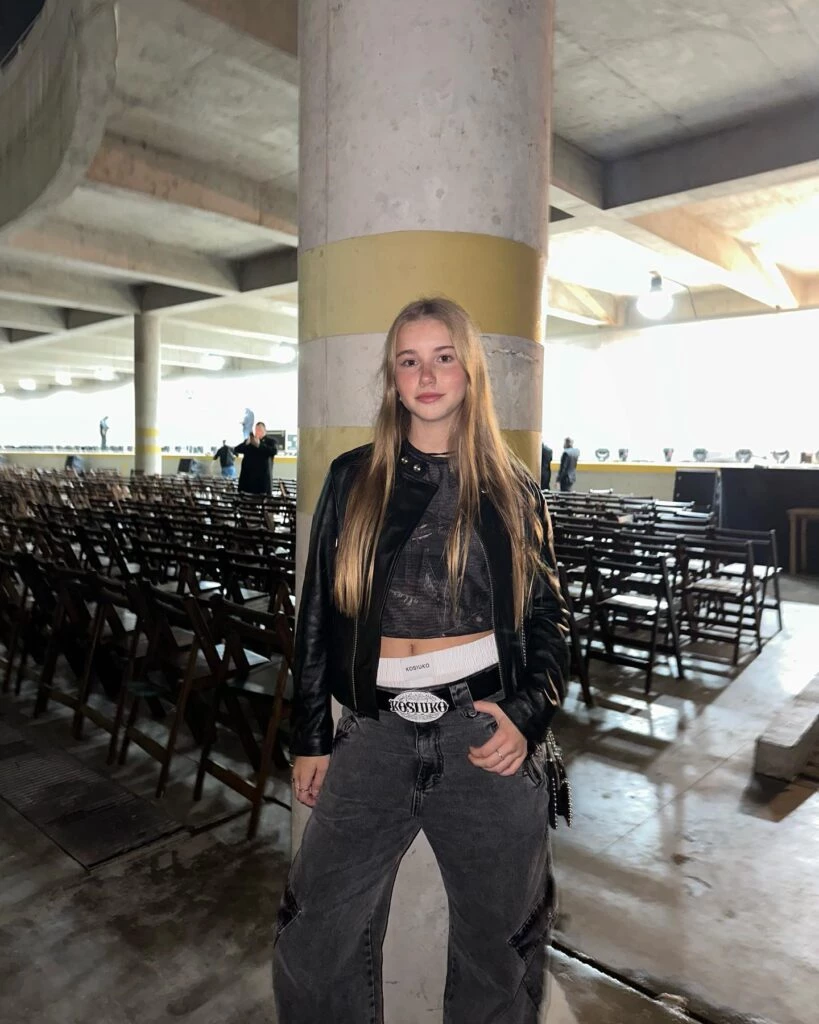 El look total black de Taína Gravier. 