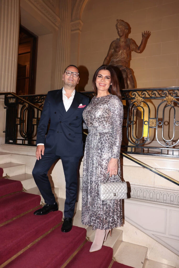 Flor de la V junto a Fabián Medina Flores.